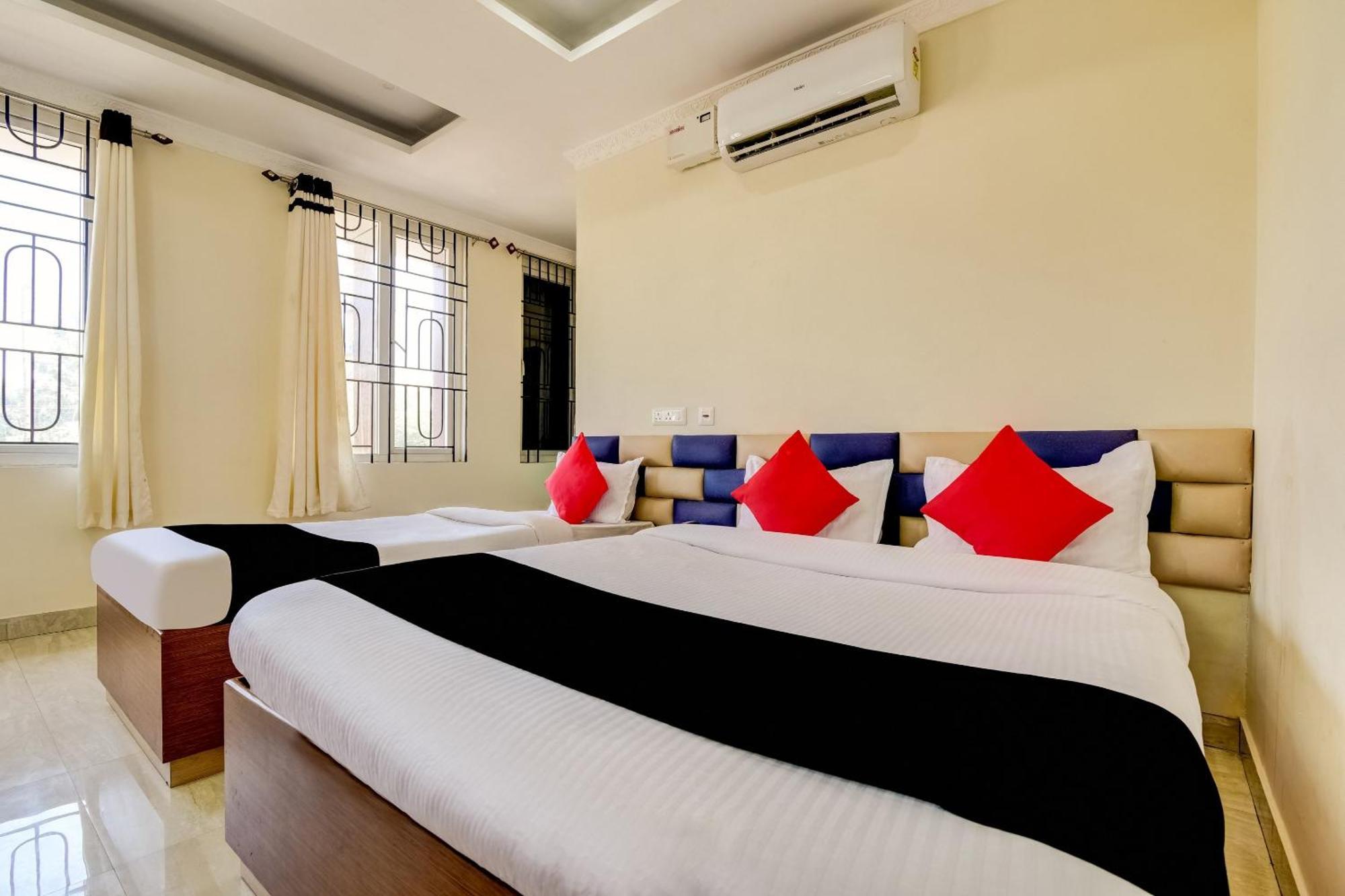 Capital O Good Luck Residency Hotel Dispur Bagian luar foto
