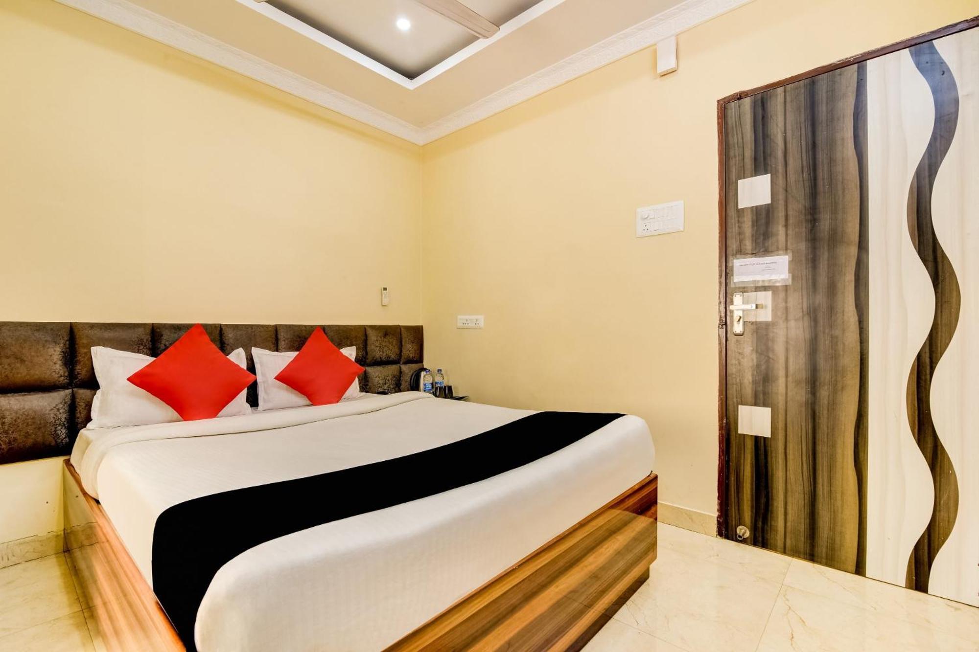 Capital O Good Luck Residency Hotel Dispur Bagian luar foto