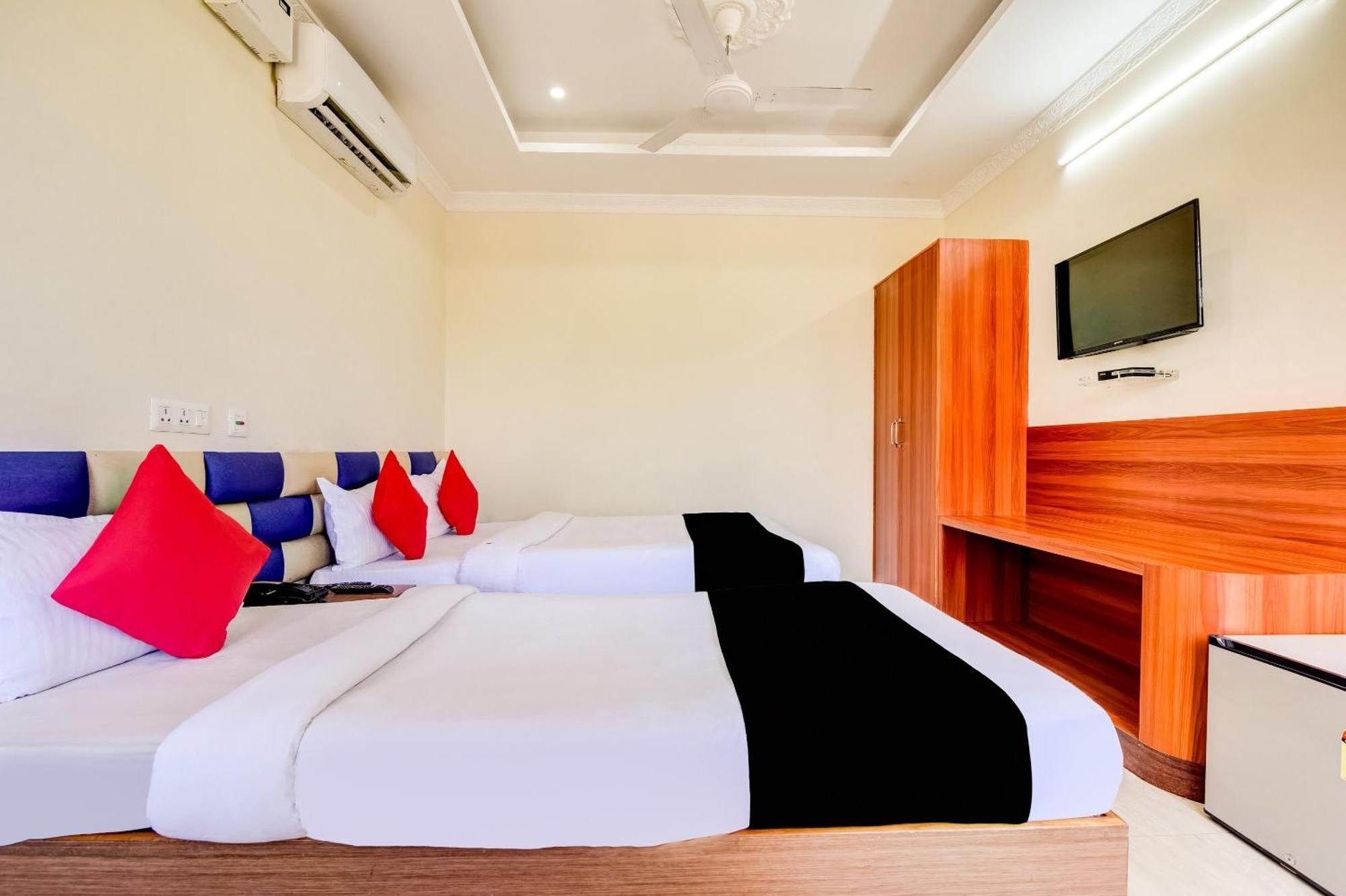 Capital O Good Luck Residency Hotel Dispur Bagian luar foto