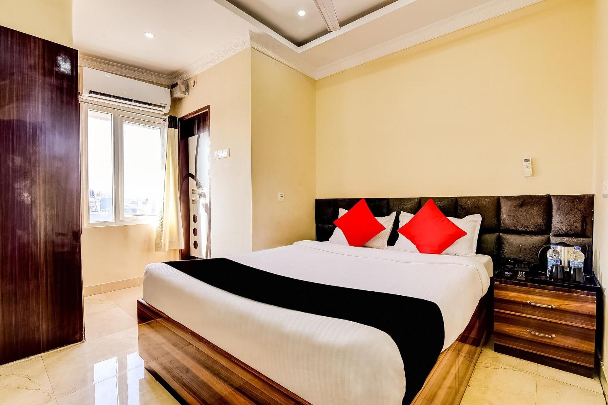 Capital O Good Luck Residency Hotel Dispur Bagian luar foto