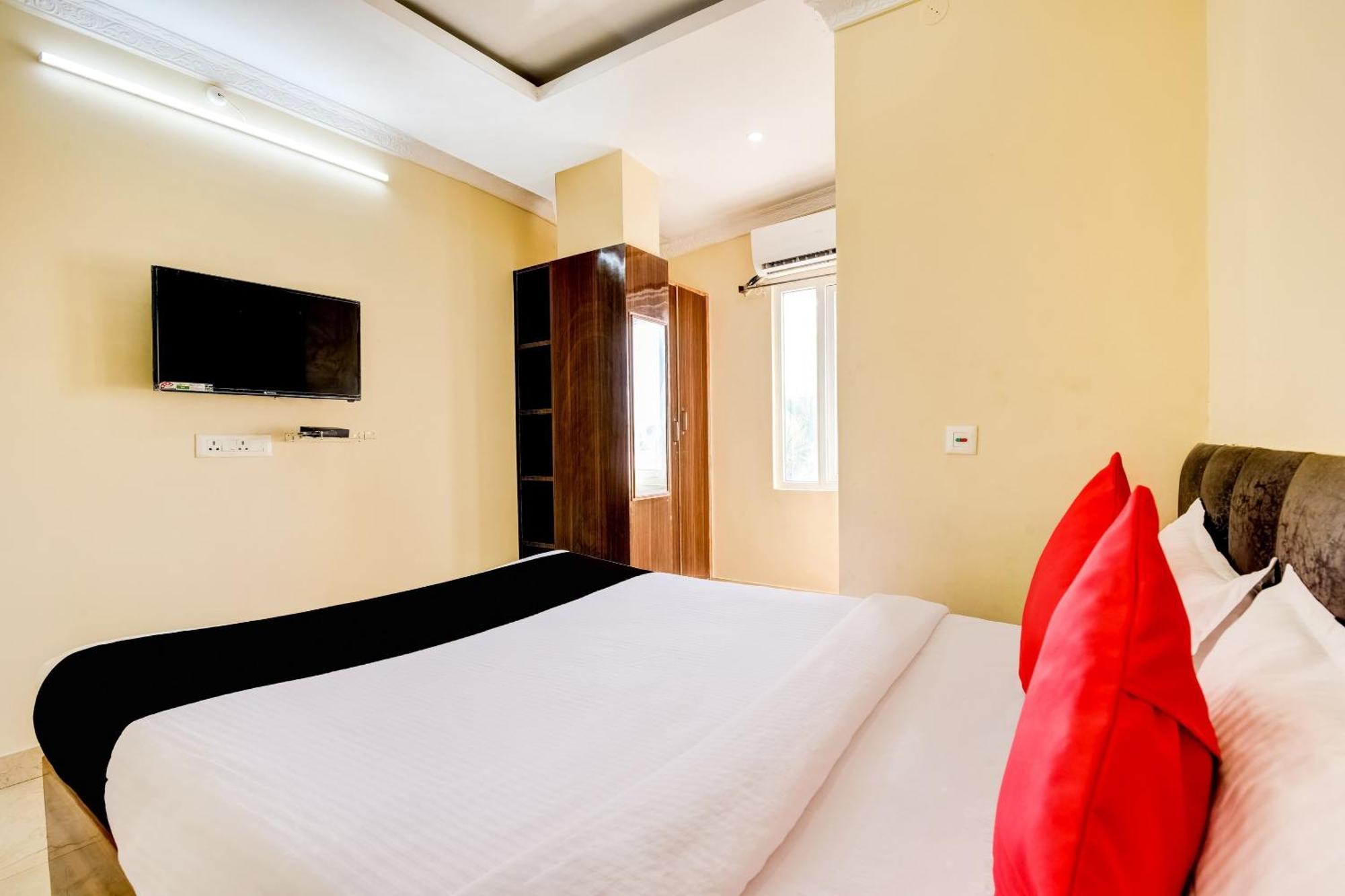 Capital O Good Luck Residency Hotel Dispur Bagian luar foto