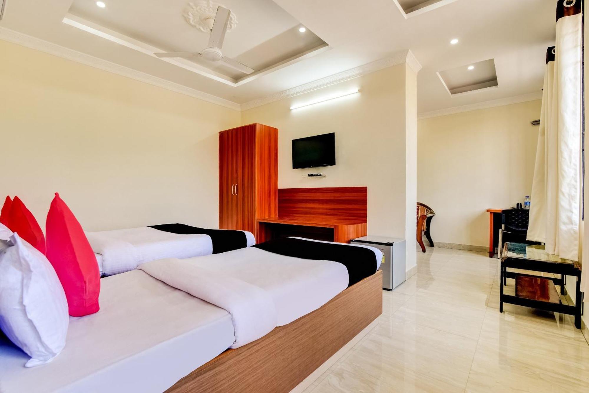 Capital O Good Luck Residency Hotel Dispur Bagian luar foto